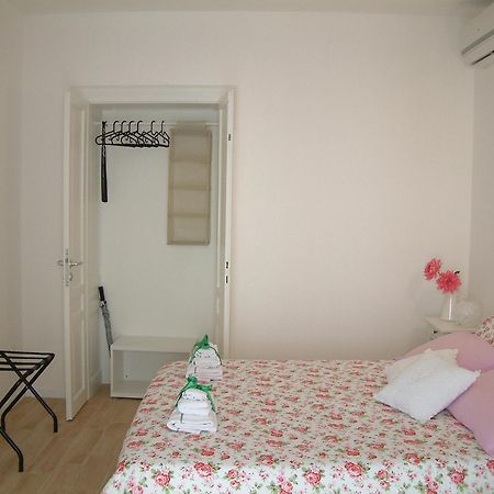 Casa Vacanza Piazza Marconi 瓦尔多比亚德内 外观 照片